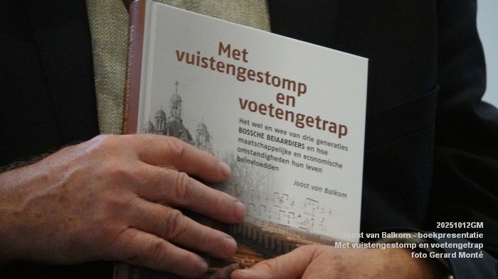 DSC08535- Joost van Balkom - boekpresentatie - Met vuistengestomp en voetengetrap - 12okt2025 -  foto GerardMontE