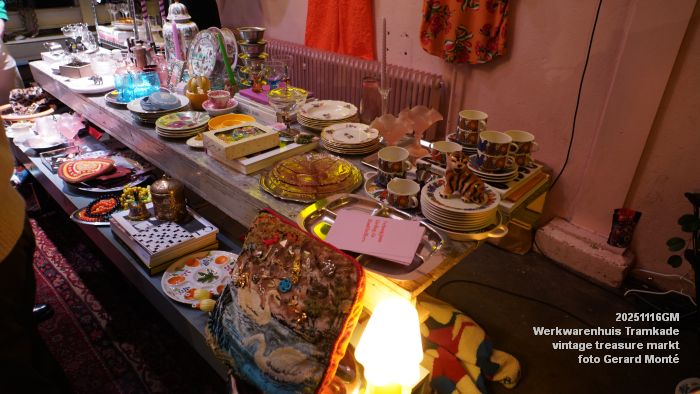 DSC07625- Werkwarenhuis Tramkade - vintage treasure markt - 16nov2025 -  foto GerardMontE