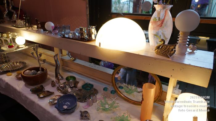 DSC07635- Werkwarenhuis Tramkade - vintage treasure markt - 16nov2025 -  foto GerardMontE