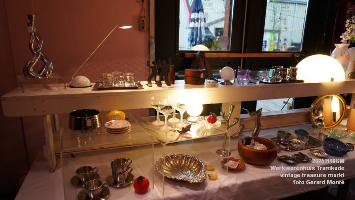 DSC07636- Werkwarenhuis Tramkade - vintage treasure markt - 16nov2025 -  foto GerardMontE