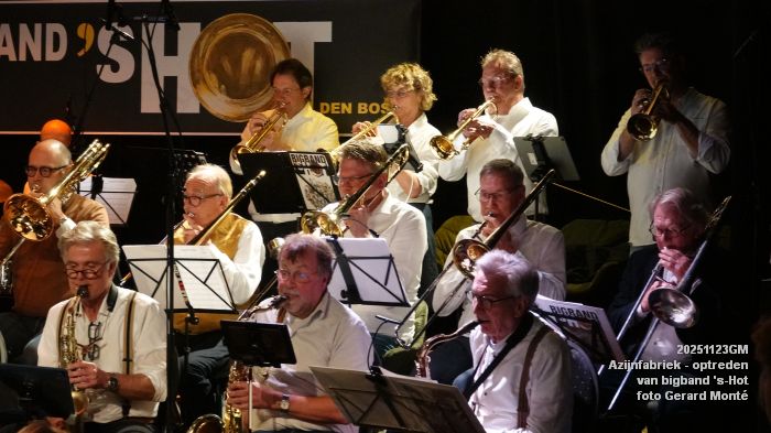 DSC03568- optreden van bigband s-Hot - azf - 23nov2025 -  foto GerardMontE