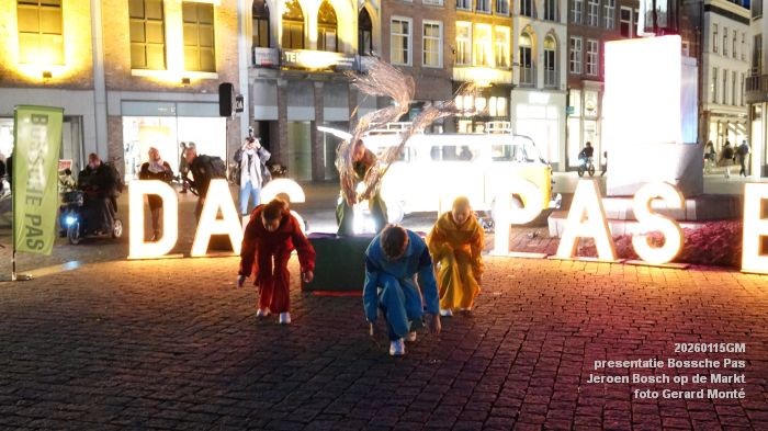 DSC00312- presentatie Bossche Pas - bij Jeroen Bosch op de Markt - 15jan2026 -  foto GerardMontE