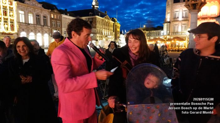 DSC00339- presentatie Bossche Pas - bij Jeroen Bosch op de Markt - 15jan2026 -  foto GerardMontE
