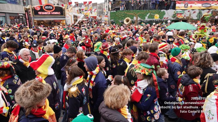 DSC03453- Oeteldonk carnavalszondag intocht bij stadhuis Markt - 15feb2026 - foto GerardMontE