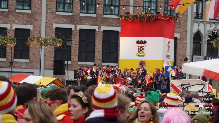 DSC03461- Oeteldonk carnavalszondag intocht bij stadhuis Markt - 15feb2026 - foto GerardMontE