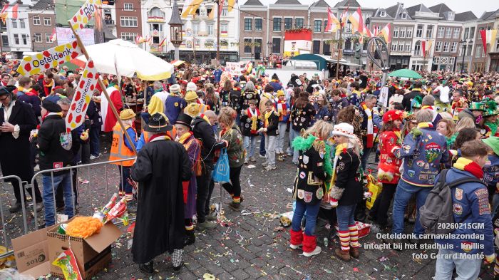 DSC03465- Oeteldonk carnavalszondag intocht bij stadhuis Markt - 15feb2026 - foto GerardMontE