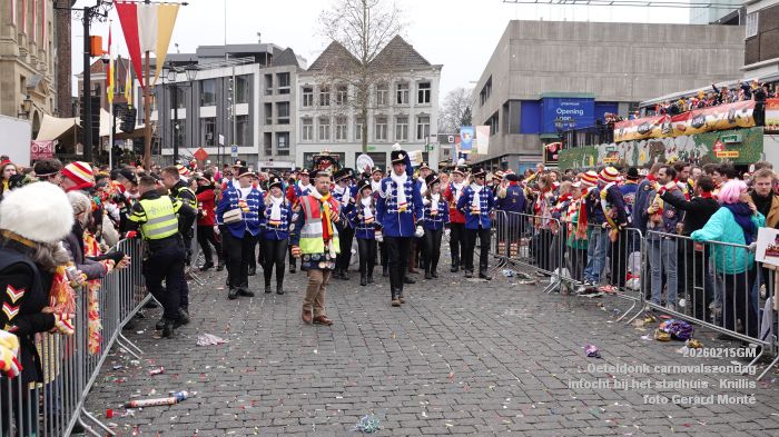 DSC03468- Oeteldonk carnavalszondag intocht bij stadhuis Markt - 15feb2026 - foto GerardMontE
