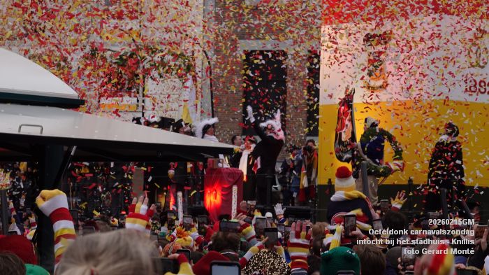 DSC03485- Oeteldonk carnavalszondag intocht bij stadhuis Markt - 15feb2026 - foto GerardMontE