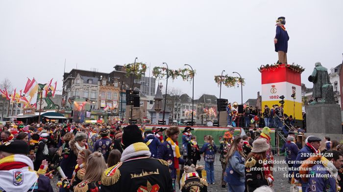 DSC03502- Oeteldonk carnavalszondag intocht bij stadhuis Markt - 15feb2026 - foto GerardMontE