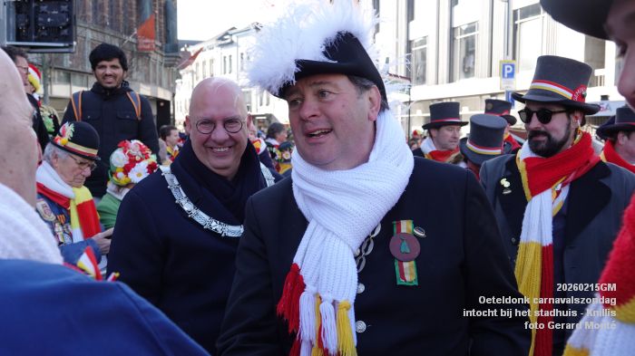 DSC03155- Oeteldonk carnavalszondag intocht bij stadhuis Markt - 15feb2026 - foto GerardMontE