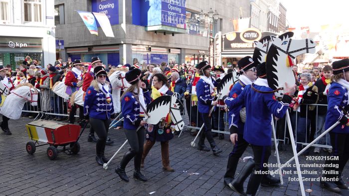DSC03163- Oeteldonk carnavalszondag intocht bij stadhuis Markt - 15feb2026 - foto GerardMontE