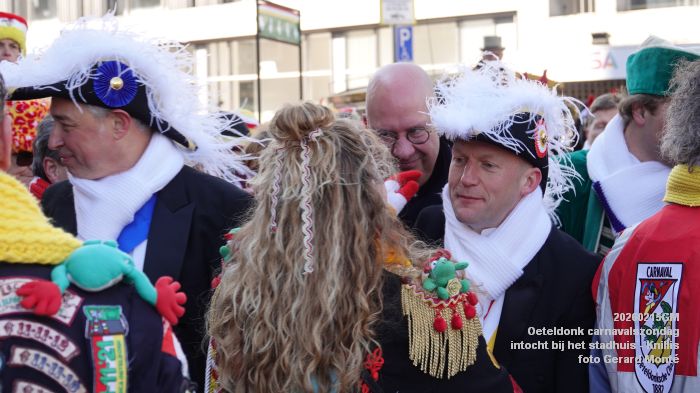 DSC03181- Oeteldonk carnavalszondag intocht bij stadhuis Markt - 15feb2026 - foto GerardMontE