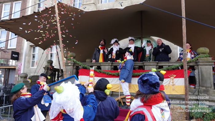 DSC03222- Oeteldonk carnavalszondag intocht bij stadhuis Markt - 15feb2026 - foto GerardMontE