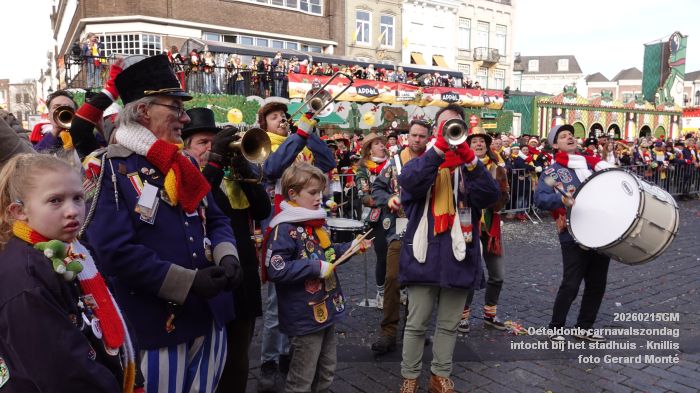 DSC03229- Oeteldonk carnavalszondag intocht bij stadhuis Markt - 15feb2026 - foto GerardMontE