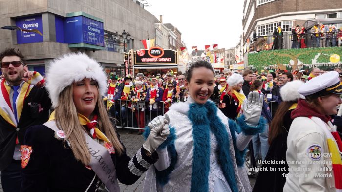 DSC03278- Oeteldonk carnavalszondag intocht bij stadhuis Markt - 15feb2026 - foto GerardMontE