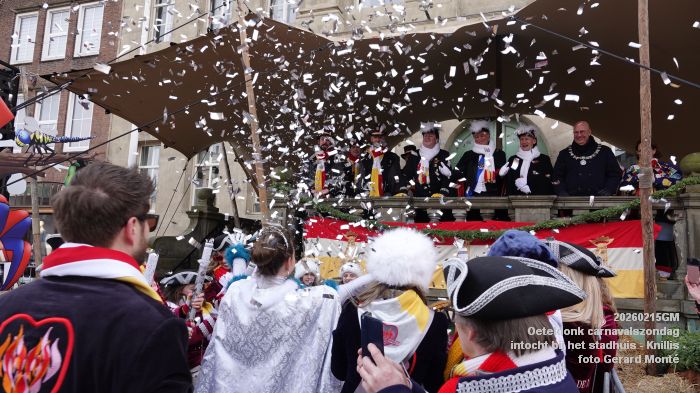 DSC03279- Oeteldonk carnavalszondag intocht bij stadhuis Markt - 15feb2026 - foto GerardMontE