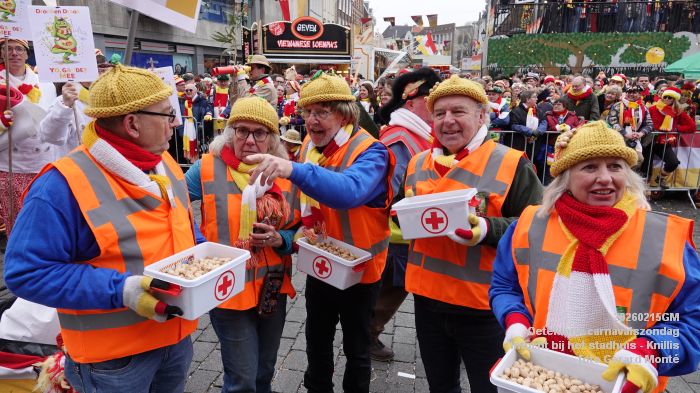 DSC03337- Oeteldonk carnavalszondag intocht bij stadhuis Markt - 15feb2026 - foto GerardMontE