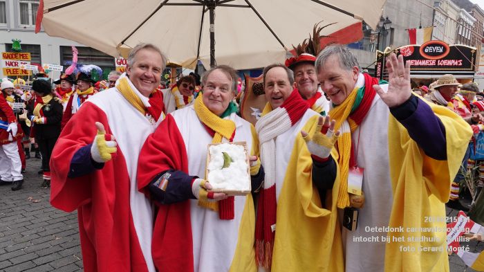 DSC03342- Oeteldonk carnavalszondag intocht bij stadhuis Markt - 15feb2026 - foto GerardMontE