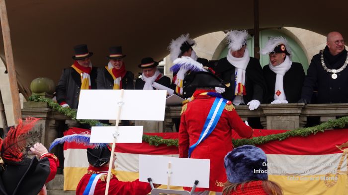 DSC03351- Oeteldonk carnavalszondag intocht bij stadhuis Markt - 15feb2026 - foto GerardMontE