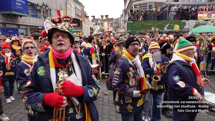 DSC03359- Oeteldonk carnavalszondag intocht bij stadhuis Markt - 15feb2026 - foto GerardMontE