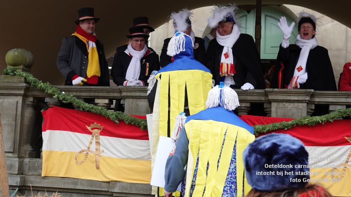DSC03369- Oeteldonk carnavalszondag intocht bij stadhuis Markt - 15feb2026 - foto GerardMontE