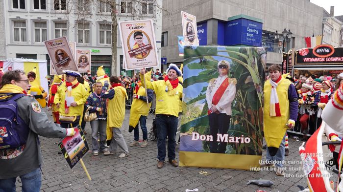 DSC03405- Oeteldonk carnavalszondag intocht bij stadhuis Markt - 15feb2026 - foto GerardMontE