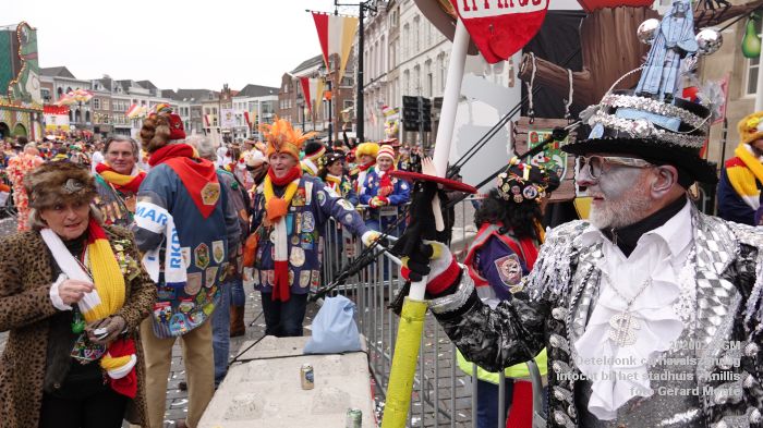 DSC03407- Oeteldonk carnavalszondag intocht bij stadhuis Markt - 15feb2026 - foto GerardMontE
