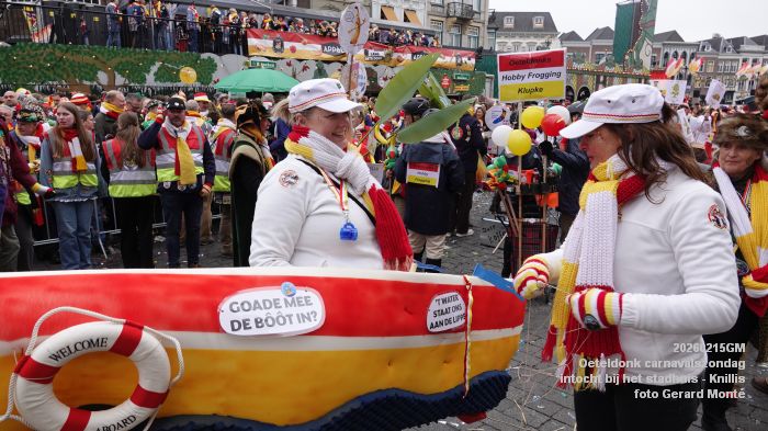 DSC03409- Oeteldonk carnavalszondag intocht bij stadhuis Markt - 15feb2026 - foto GerardMontE