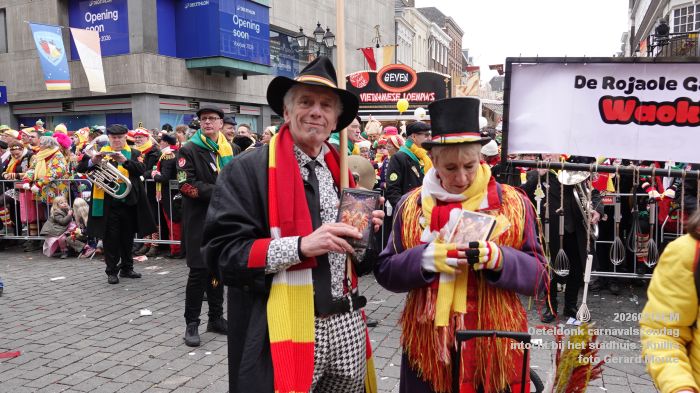 DSC03436- Oeteldonk carnavalszondag intocht bij stadhuis Markt - 15feb2026 - foto GerardMontE