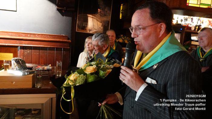 DSC01609- Pumpke - Toekenning van de Moeder Truus-poffer aan stg Drie koningen - 15mrt2026 - foto GerardMontE