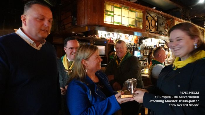 DSC01630- Pumpke - Toekenning van de Moeder Truus-poffer aan stg Drie koningen - 15mrt2026 - foto GerardMontE