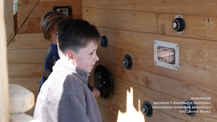 DSC04150- speeltuin t Kwekkeltje Rosmalen - interactieve inclusieve speeltoren - 1apr2026 - foto GerardMontE