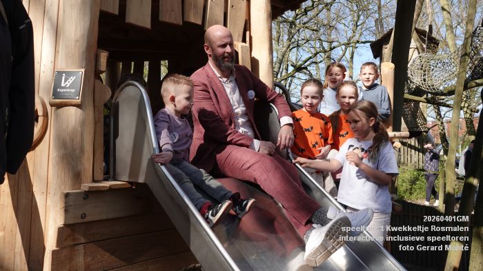 DSC04168- speeltuin t Kwekkeltje Rosmalen - interactieve inclusieve speeltoren - 1apr2026 - foto GerardMontE