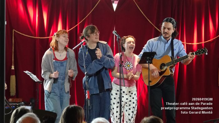 DSC06541- Yheater aan de Parade - Stadsgasen - koor Higher Ground - 19apr2026 - foto GerardMontE