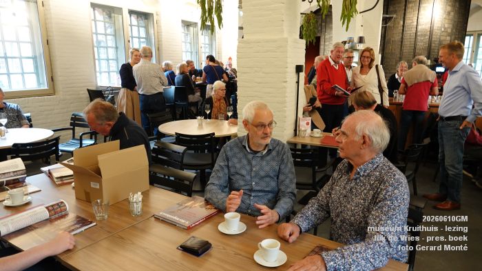 jDSC07478- museum Kruithuis - lezing - Nik de Vries boek - 10juni2026 - foto GerardMontE