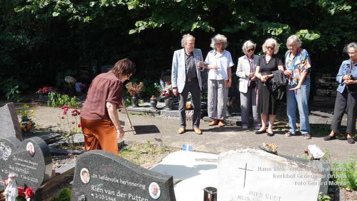 DSC01995- Hans Vlek- onthulling grafsteen Orthen - Hans Vlek-genootschap - 4juli2026 - foto GerardMontE
