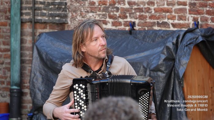 DSC07076- museum Kruithuis zondagconcert - Vincent Houdijk en TRIFID - 6sep2026 - foto GerardMontE